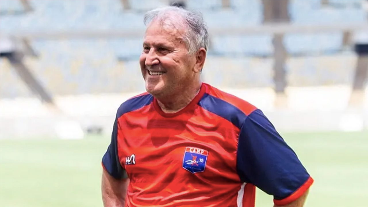 Zico lidera rede de escolinhas - Divulgação