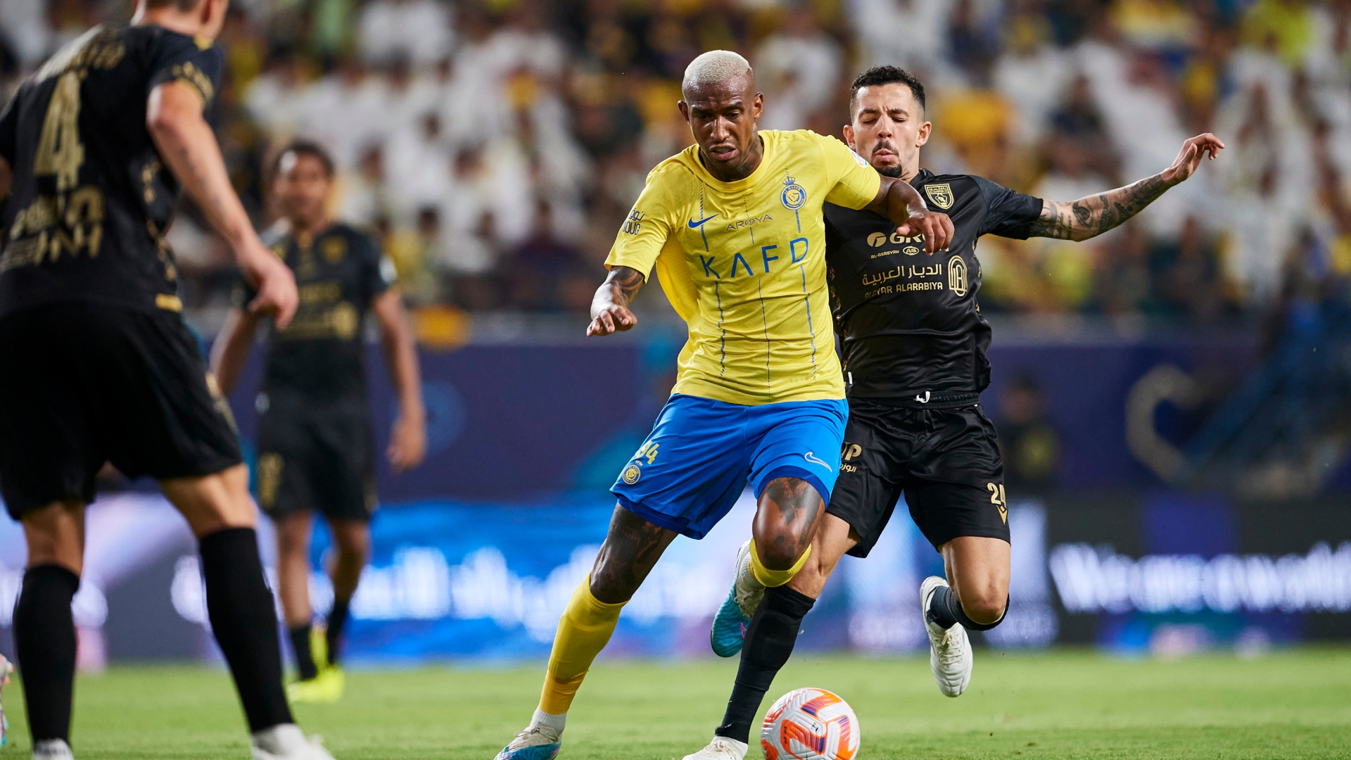 Meio-campista brasileiro ficou de fora da lista do Al Nassr para a Champions Asiática e vê seu destino no clube saudita ameaçado, mesmo com boas atuações - GettyImages
