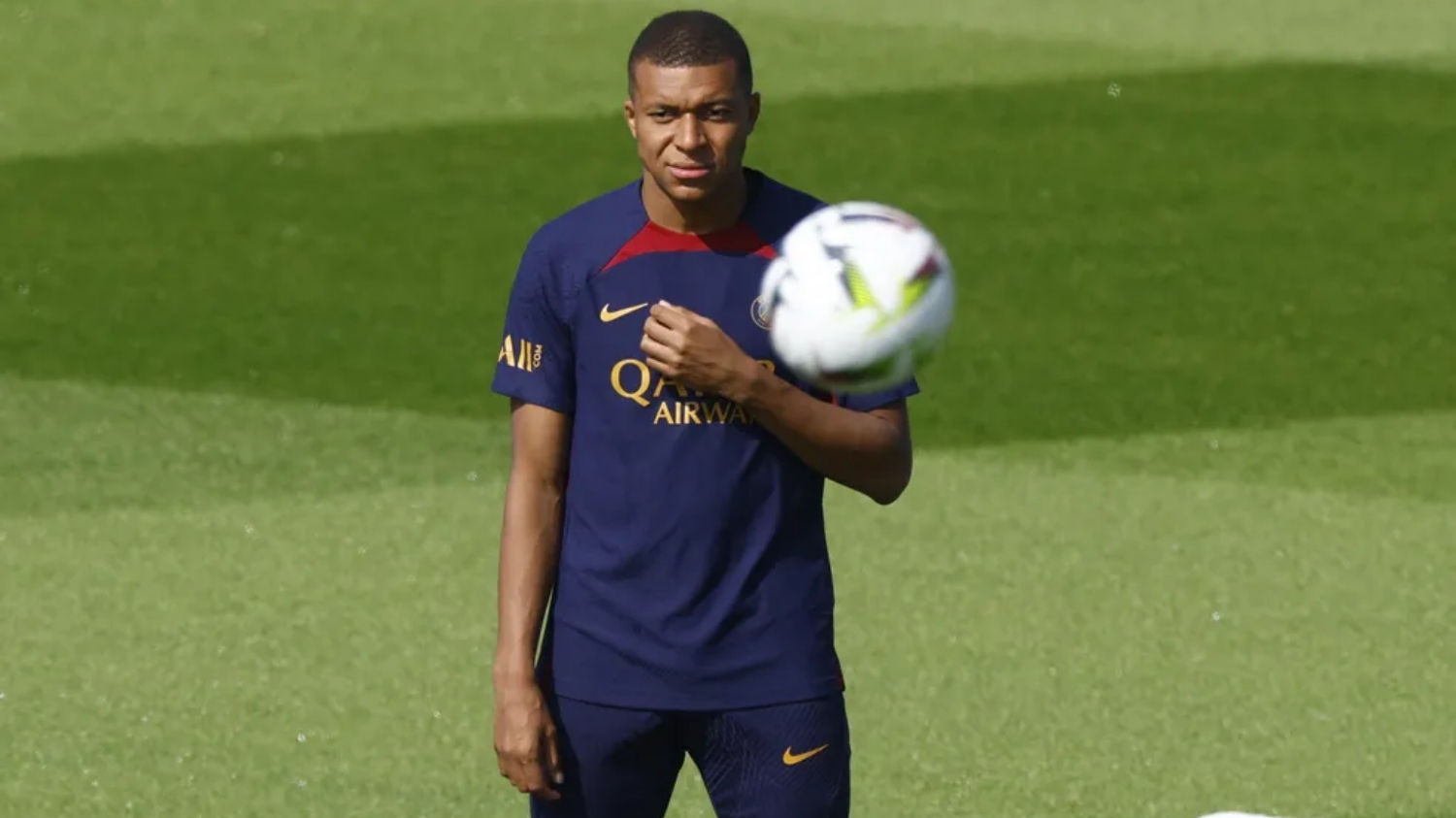 Mbappé recusou proposta de renovação do PSG com multa rescisória bilionária - Foto: REUTERS/Gonzalo Fuentes