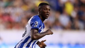 Depois de Moisés Caicedo, do Brighton, recusar time de Jürgen Klopp, Chelsea acerta com volante por valor astronômico, considerado maior da história Premier League - GettyImages