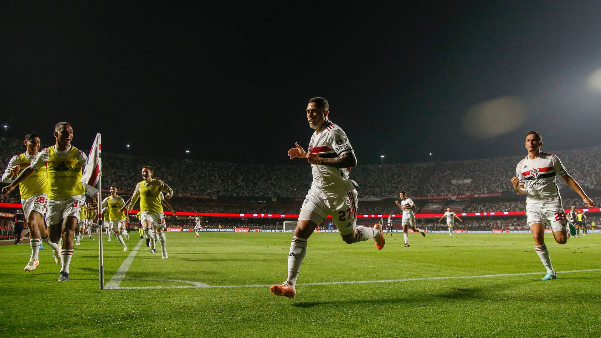 Lucas brilha, São Paulo vence o Corinthians e avança à final da Copa do Brasil - Getty Images