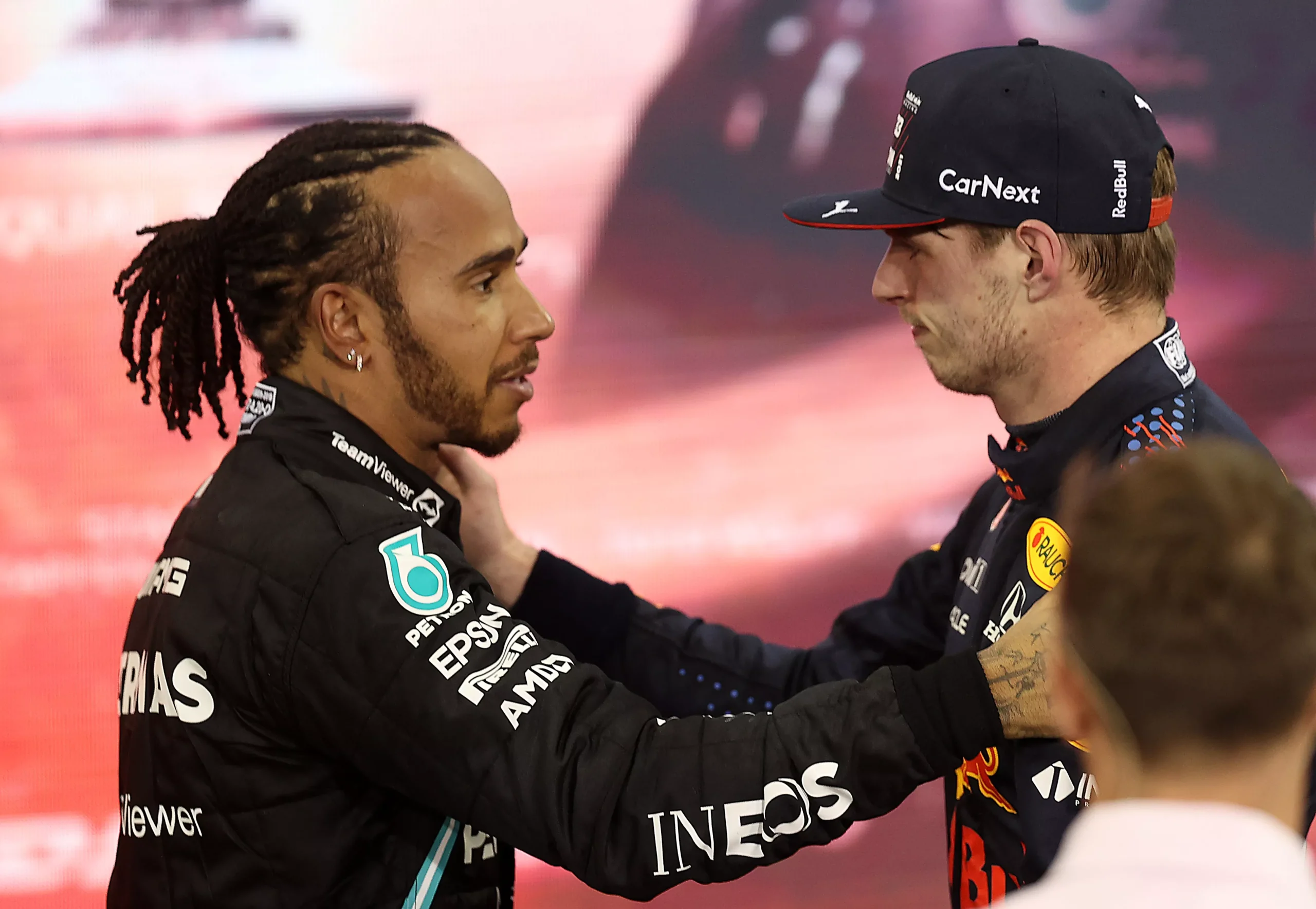 Lewis Hamilton não se impressiona com o domínio de Verstappen - (Foto: Fórmula 1)