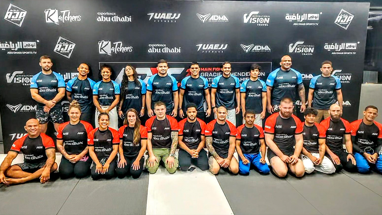 As estrelas do card reunidas após promoverem um treino aberto aos fãs árabes - Bruno Ramôa