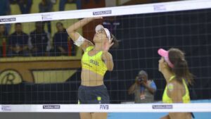 Duda e Ana Patrícia perdem para americanas e são vice-campeãs - Divulgação/ FIVB