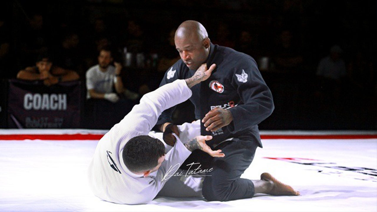 Caio Gregório (kimono preto) venceu o GP dos médios - Divulgação/BJJ Storm
