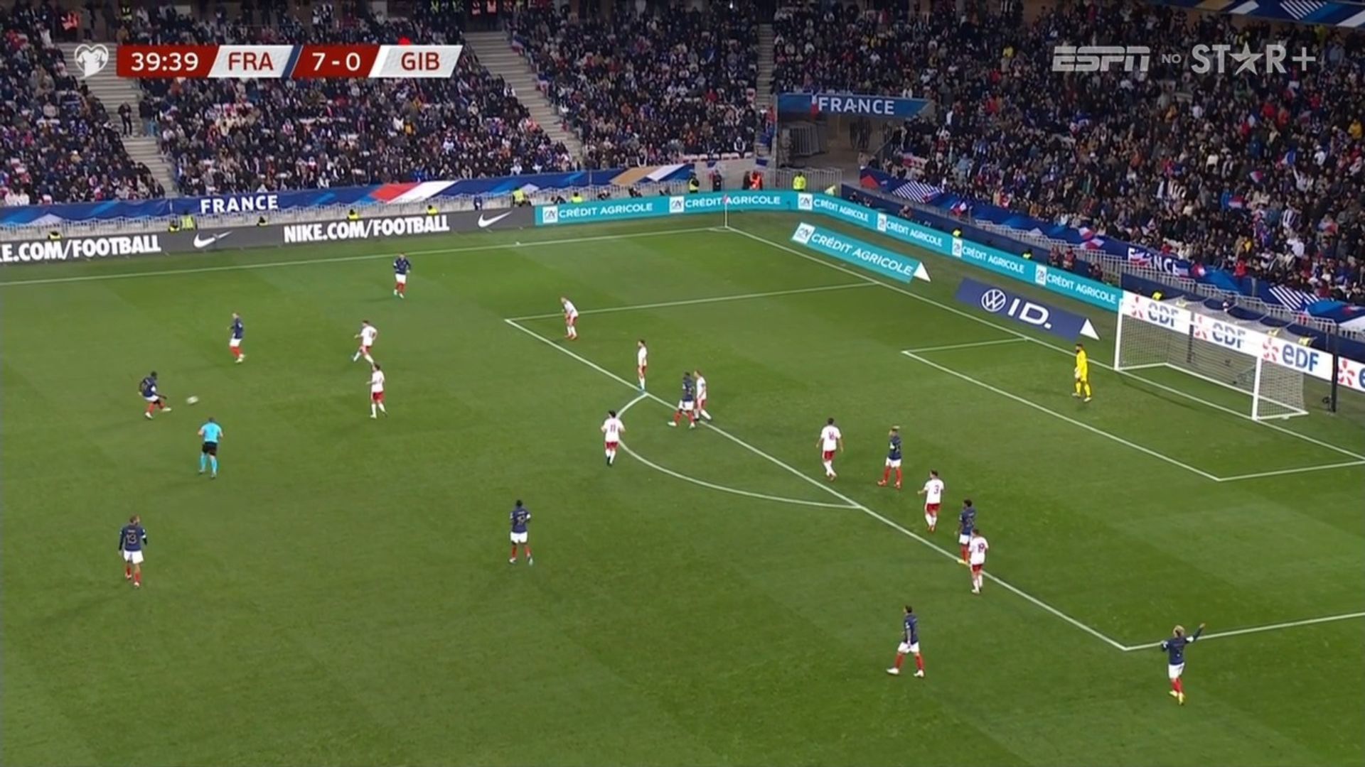 França atropela Gibraltar no primeiro tempo, e web reage - Transmissão