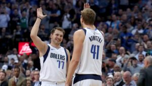 Dirk Nowitzki e Luka Doncic - Getty Images