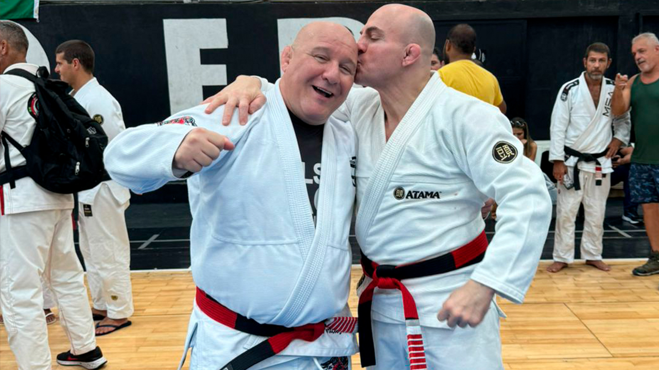 Carlson Gracie Jr. e Wallid pegaram a faixa-coral de jiu-jítsu 31 anos após pegarem a preta - Arquivo Pessoal