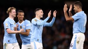 City vence Burnley e mantém líder na cola - Getty Images