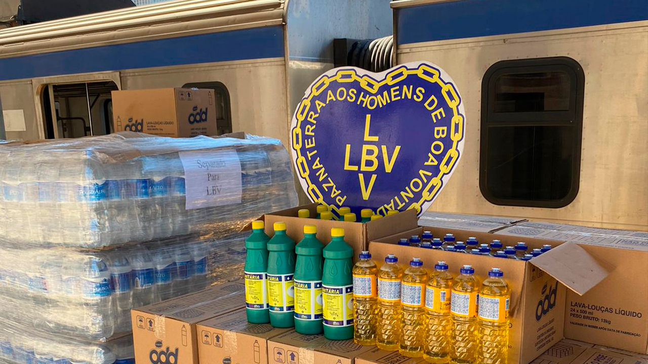 Mantimentos foram transportados pelos trens da SuperVia - Luan Faro