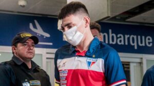 Com trauma craniocefálico, Escobar fala sobre ataque ao ônibus do Fortaleza - Matheus Lotif / FEC / Twitter