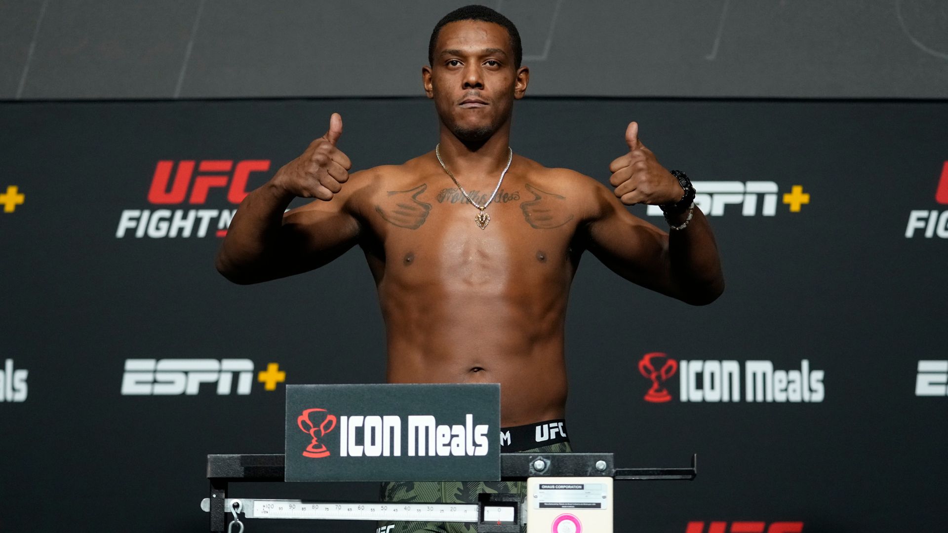 Jamahal Hill provoca Poatan antes de UFC 300 - Getty Images