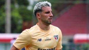 Calleri viaja com delegação do São Paulo para estreia na Libertadores - Rubens Chiri / São Paulo FC