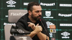 Presidente do Fluminense fala sobre demissão de Diniz: “Foi doloroso” - Lucas Merçon / Fluminense