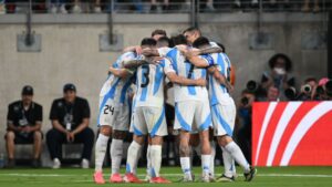 Jogadores comemoram o segundo gol - Getty Images