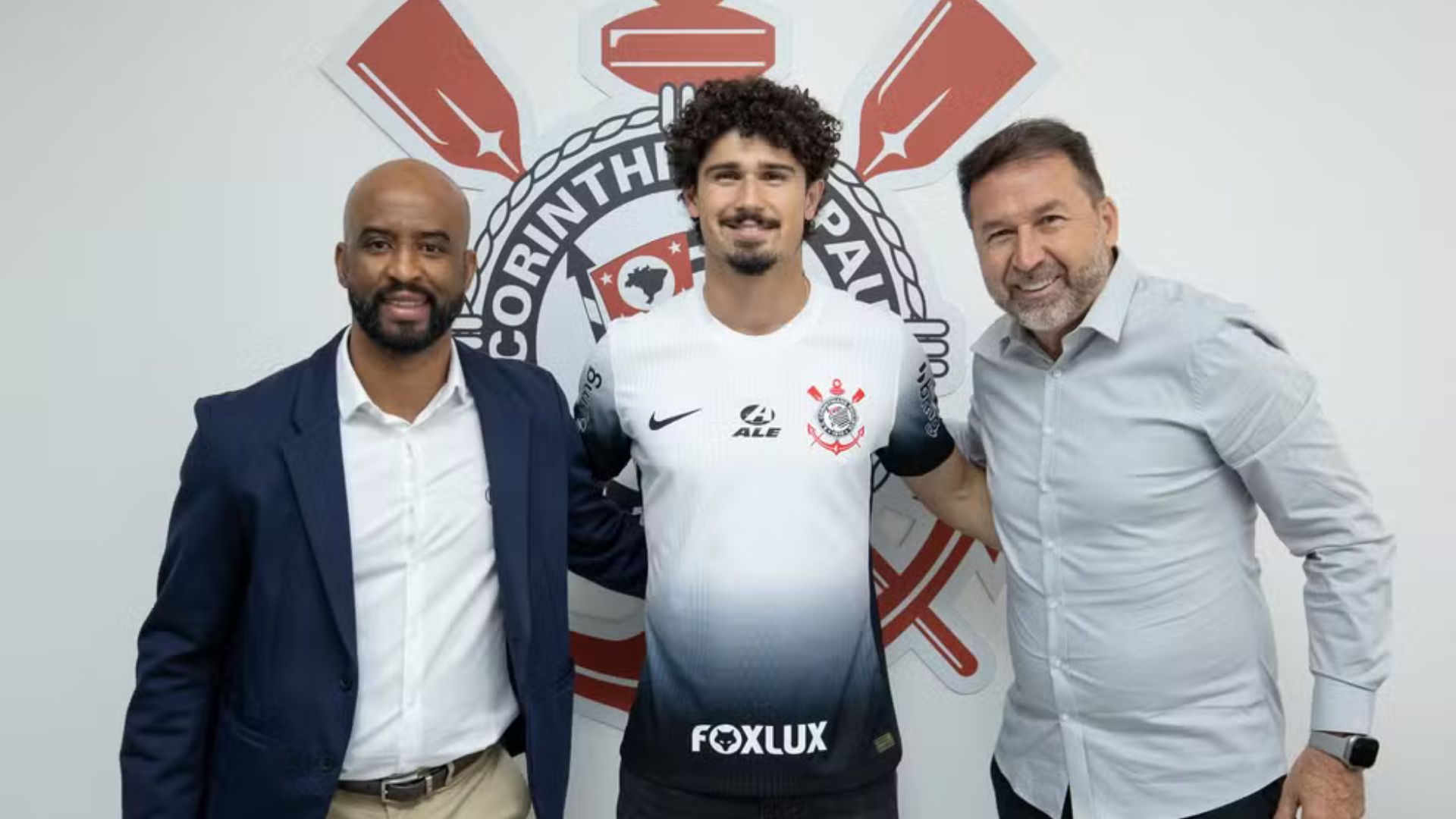 O zagueiro André Ramalho é o novo reforço para o restante da temporada do Corinthians - {}