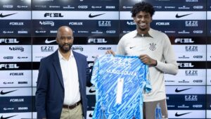 Hugo Souza é apresentado no Corinthians - Agência Corinthians / Rodrigo Coca