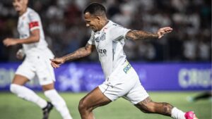 Santos vence o Ceará e assume a liderança da Série B - Raul Baretta / Santos