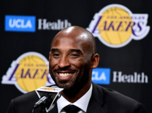 Kobe Bryant jogou pelo LA Lakers entre 1996 e 2016 - Getty Images