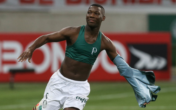 Palmeiras terá que vender jogadores para manter joias da base - César Greco / Palmeiras