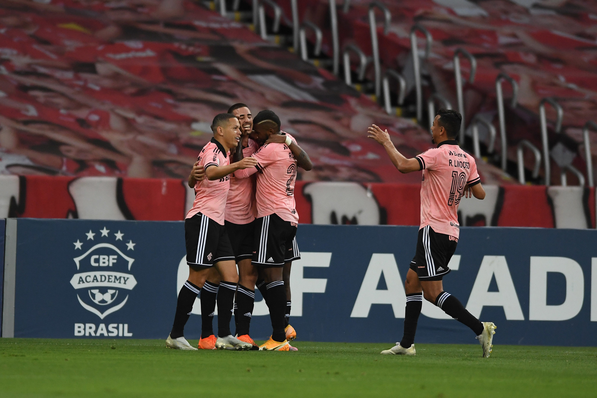 Internacional segue de olho no mercado da bola - Ricardo Duarte / Internacional / Fotos Públicas