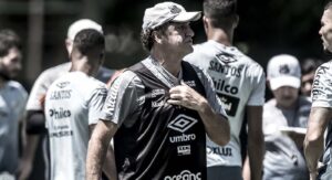 Cuca em ação pelo Santos - Ivan Storti/Santos FC