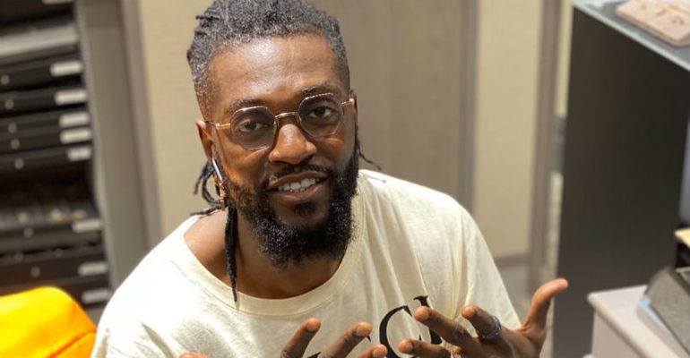 Adebayor surpreendeu a todos ao revelar seu novo destino profissional - Instagram