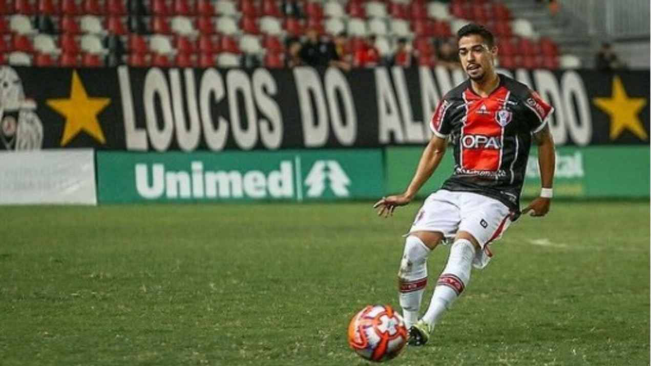 Luquinhas em ação pelo Joinville - Reprodução/Instagram @luquinhash