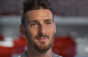 Atacante do Athletic Bilbao anuncia cirurgia e aposentadoria antes da final da Copa do Rei - YouTube