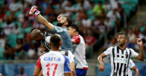 Bahia e Botafogo-PB na disputa pelo título da Copa do Nordeste, em 2015 - Felipe Oliveira / EC