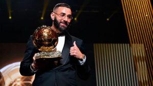 Benzema homenageou Tupac em sua vestimenta - Divulgação/Bola de Ouro