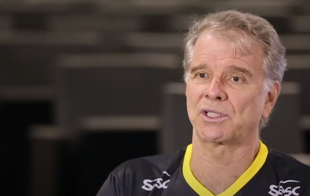 Bernadinho revela que abriu mão de 100% salário para manter time - YouTube