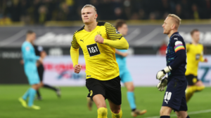 Com gol de Haaland, Borussia bate lanterna - Getty Images