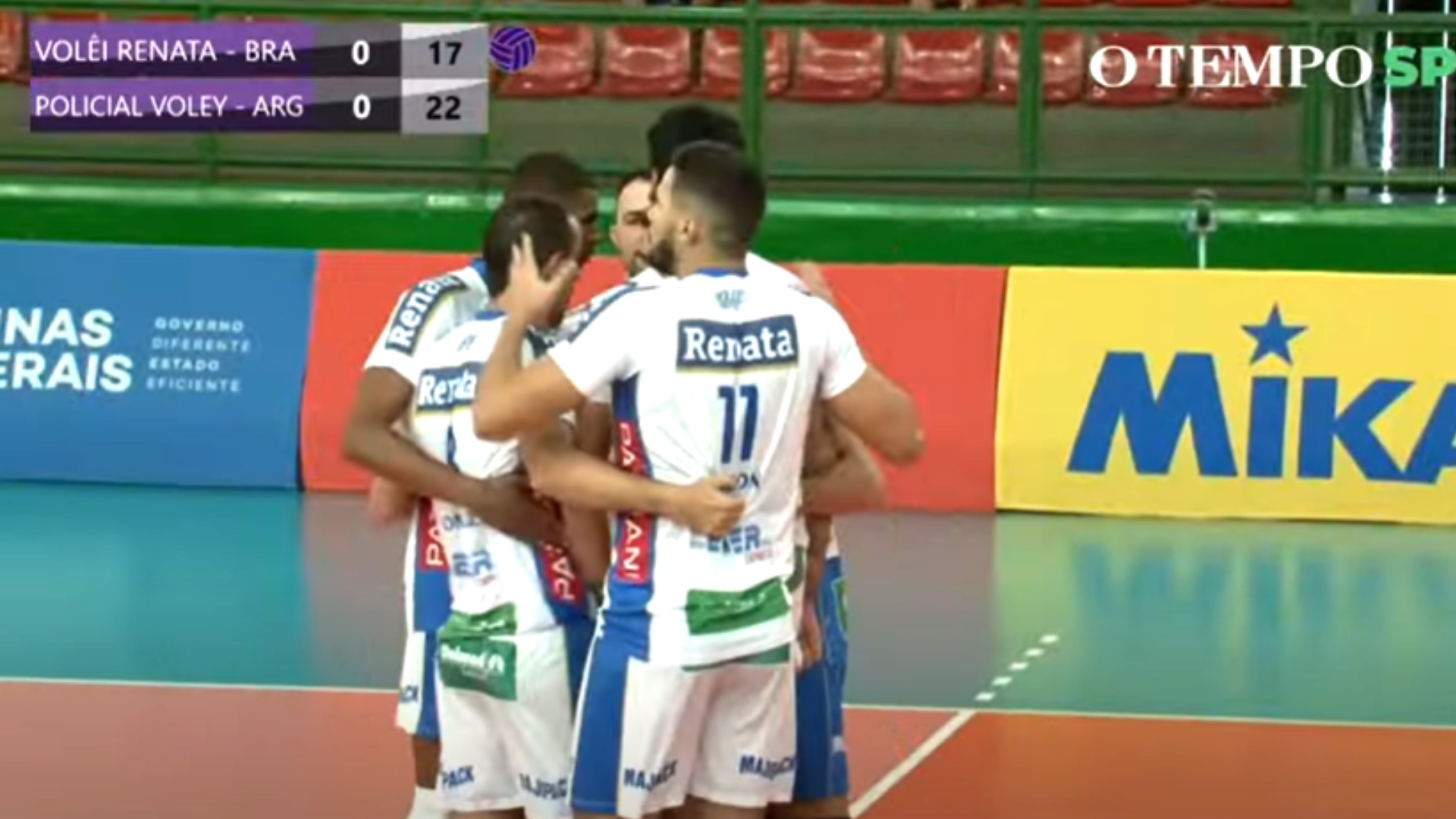 Jogadores do Campinas comemorando o ponto no Sul-Americano de vôlei - Transmissão/Youtube/O Tempo