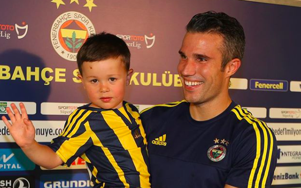 Van Persie deu detalhes de como conseguiu um presente do Fenômeno! - Instagram