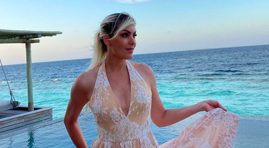 Renata Fan encanta internautas com cliques impecáveis nas Maldivas! - Instagram