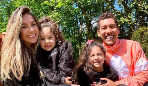 Roberto Firmino encanta seguidores com clique com a família - Instagram