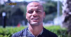 Patric em ação com a camisa do Galo - Transmissão Galo TV