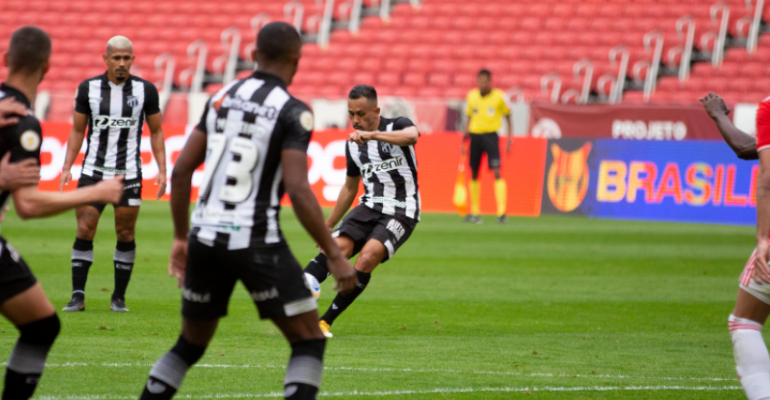 Internacional e Ceará se enfrentaram no Brasileirão - Reprodução/Twitter Ceará - Felipe Santos