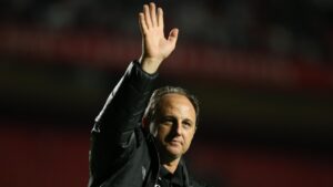 Rogério Ceni faz lista de jogadores para diretoria do São Paulo - Getty Images