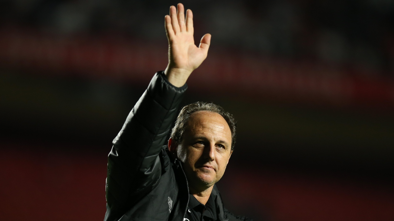 Rogério Ceni faz lista de jogadores para diretoria do São Paulo - Getty Images
