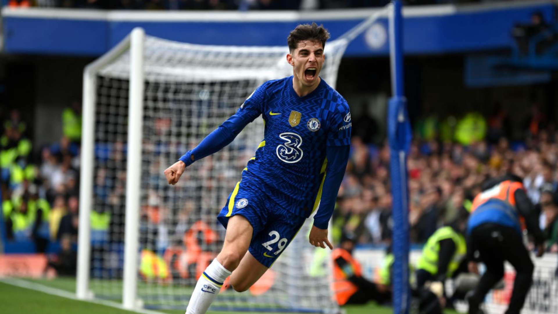 Chelsea com Kai Havertz comemorando o gol em campo - GettyImages