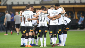 Jogadores do Corinthians reunidos dentro de campo - Rodrigo Coca/Agência Corinthians/Fotos Públicas