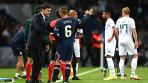 Marco Verratti, jogador do PSG conversando com o treinador Pochettino - GettyImages