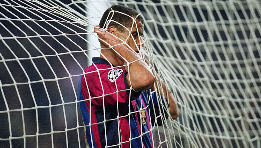 Rivaldo em ação pelo Barcelona - GettyImages