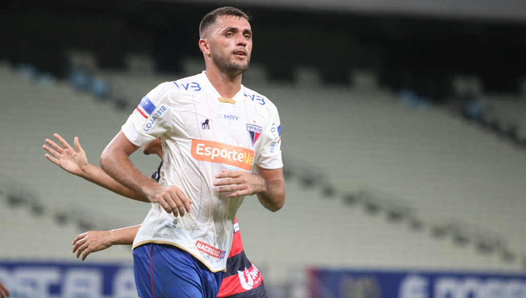 Edson Cariús em ação pelo Fortaleza - Leonardo Moreira/FEC