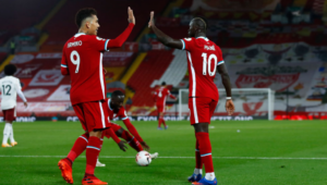 Roberto Firmino e Mané comemorando gol - GettyImages
