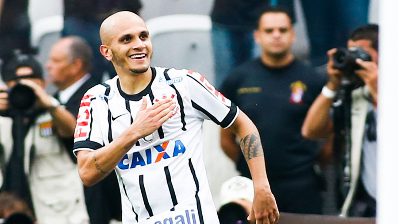 Corinthians anuncia o retorno de Fábio Santos ao clube - GettyImages