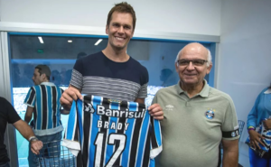 Torcida do Grêmio pedi Tom Brady como novo reforço - Twitter