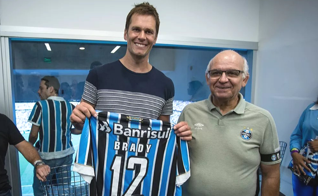 Torcida do Grêmio pedi Tom Brady como novo reforço - Twitter